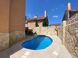 VENTA DE CHALET PAREADO CON PISCINA EN VILLALBILLA photo 0