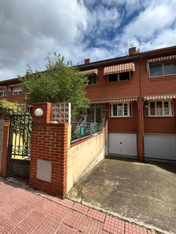 VENTA CHALET ADOSADO photo 0