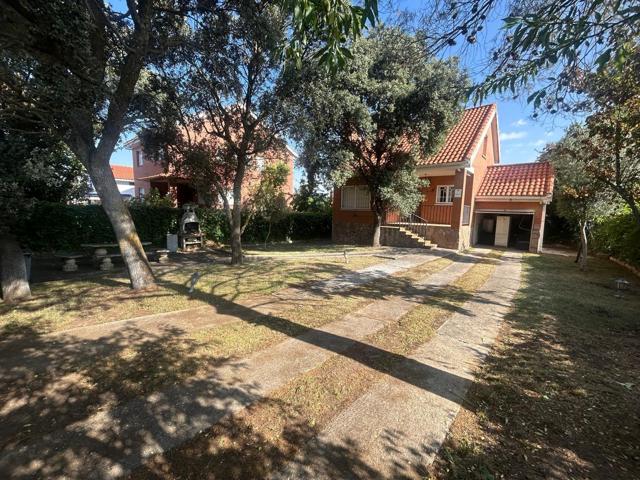 CHALET INDEPENDIENTE CON PISCINA photo 0