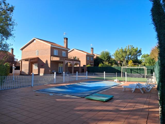 CHALET INDEPENDIENTE ZONA BOSQUE DEL HENARES (PIOZ) photo 0