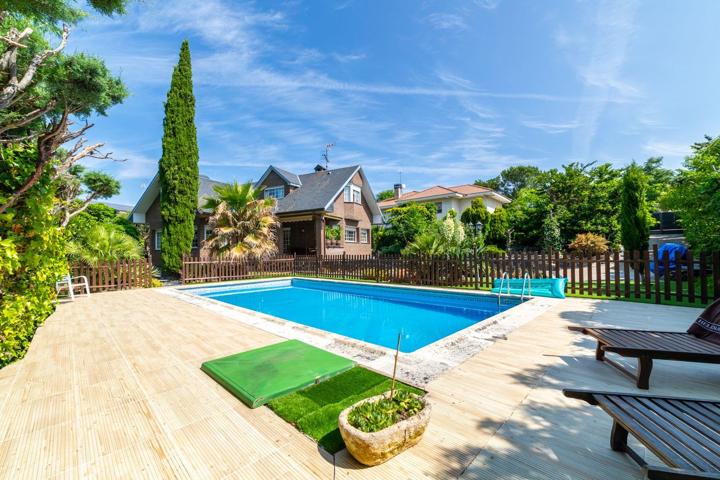 Casa En venta en Cl Paradisia, Monte Rozas, Las Rozas De Madrid photo 0