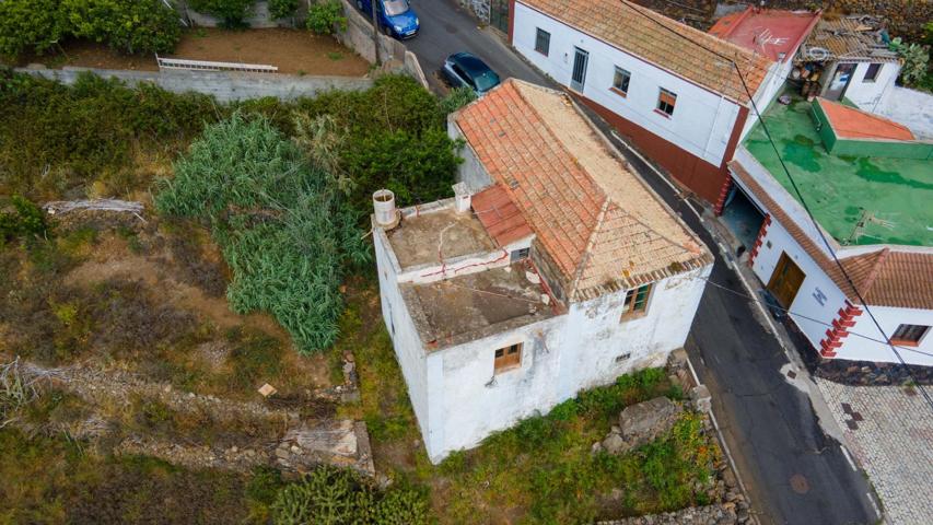 Casa a reformar con Bodega y Terreno Urbano en Valverde photo 0