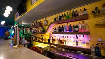 ¡FAMOSO BAR DE COPAS EN EL MEDANO EN TRASPASO! photo 0