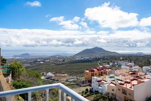 CHALET REFORMADO EN GRANADILLA photo 0