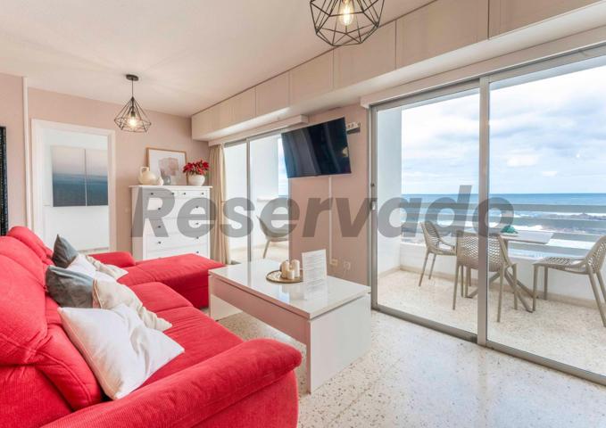 ¡Exclusivo piso en primera línea de playa! photo 0