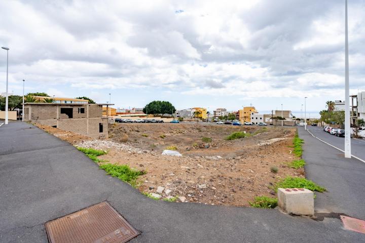 Terreno urbano de 239 m2 en San Isidro de Abona photo 0