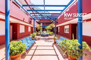 Céntrico y con encanto: apartamento con terraza y garaje en San Isidro. photo 0