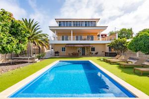 OPORTUNIDAD! EXCLUSIVA VILLA DE 10 HABITACIONES EN BUZANADA, ARONA — PISCINA, JACUZZI, GRAN GARAJE Y APARTAMENTO INDEPENDIENTE photo 0