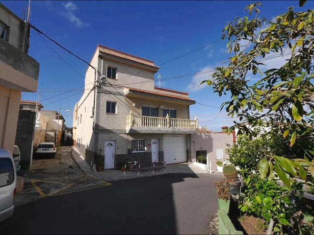 🏡 Se vende casa amplia con vivienda vacacional, garaje doble y vista al mar y al Teide photo 0
