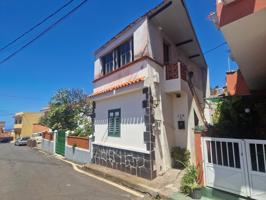 Casa Terrera con Potencial para Reformar y Crear Tu Hogar Soñado photo 0
