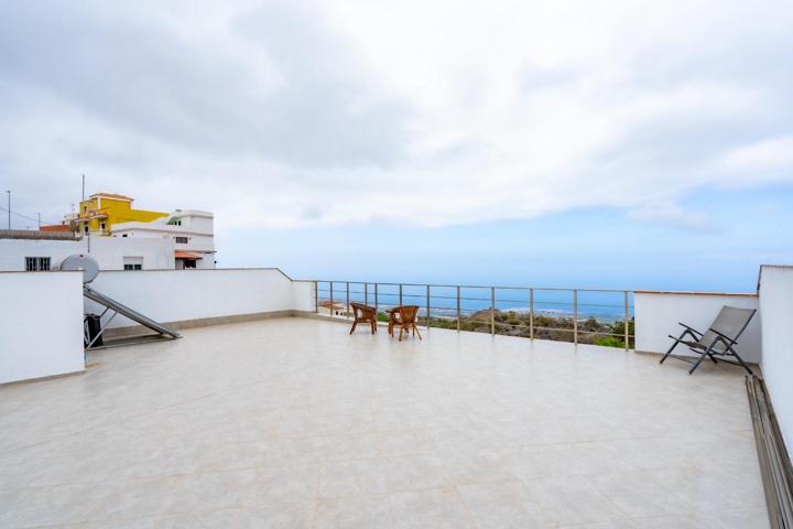 🏡 EN VENTA – Propiedad con 2 apartamentos y terrazas en Guía de Isora photo 0