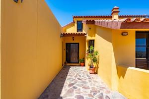 Exclusiva Finca con chalet independiente y Vistas Panorámicas al Mar. Una Inversión con Potencial Ilimitado. photo 0