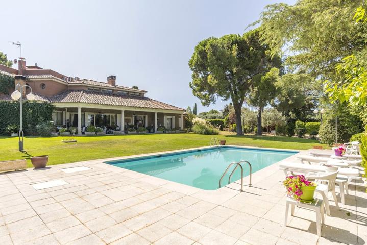 Casa En venta en De Los Rosales, Urb. Este - Montepríncipe, Boadilla Del Monte photo 0