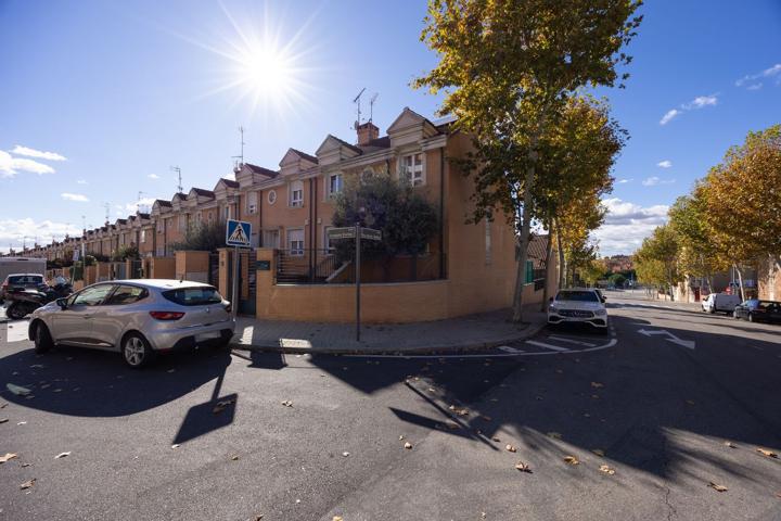Unifamiliar Pareada En venta en Calle Joaquín Zurita, Sector S, Boadilla Del Monte photo 0