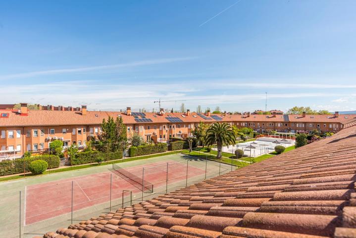 Unifamiliar Pareada En venta en Calle De La Aviación Española, El Pilar - Bripac, Alcalá De Henares photo 0