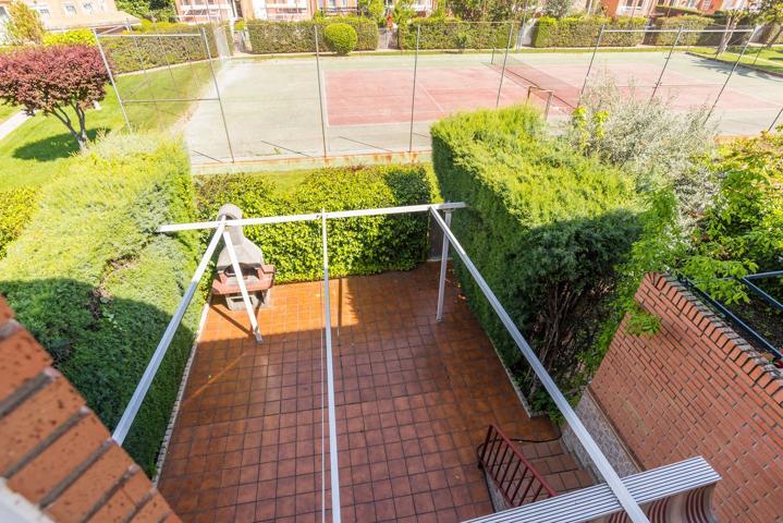 Unifamiliar Pareada En venta en Calle De La Aviación Española, El Pilar - Bripac, Alcalá De Henares photo 0