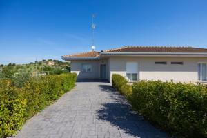 Casa En venta en Calle Río Jarama, 10, Villarejo De Salvanés photo 0