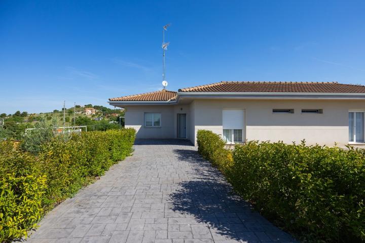 Casa En venta en Calle Río Jarama, 10, Villarejo De Salvanés photo 0