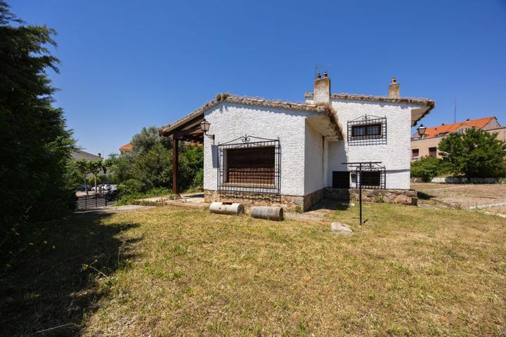 Casa En venta en Plaza La Fuente, 3, Moraleja De Enmedio photo 0