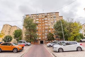 Piso En venta en Plaza Castillo De La Mota, San Blas, Madrid photo 0