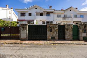 Unifamiliar Pareada En venta en Av Vigo, 45, Alpedrete photo 0