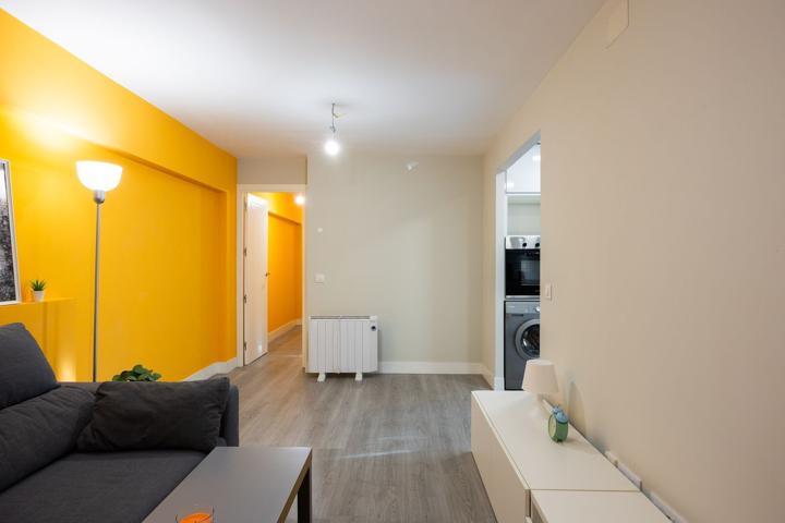 Piso En venta en Cl Valdecanillas, San Blas, Madrid photo 0