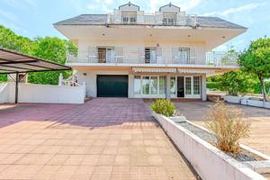 Casa En venta en Avenida Génova, 423, El Casar photo 0