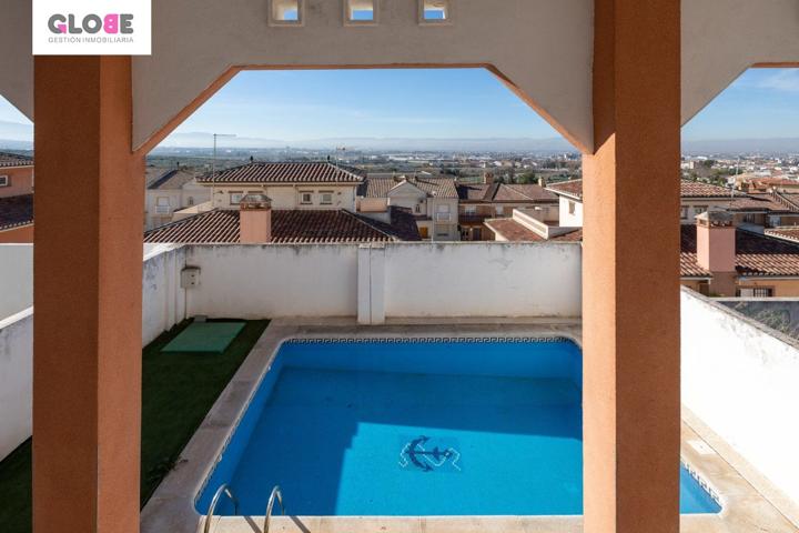 Preciosa casa con piscina y vistas despejadas en Peligros photo 0