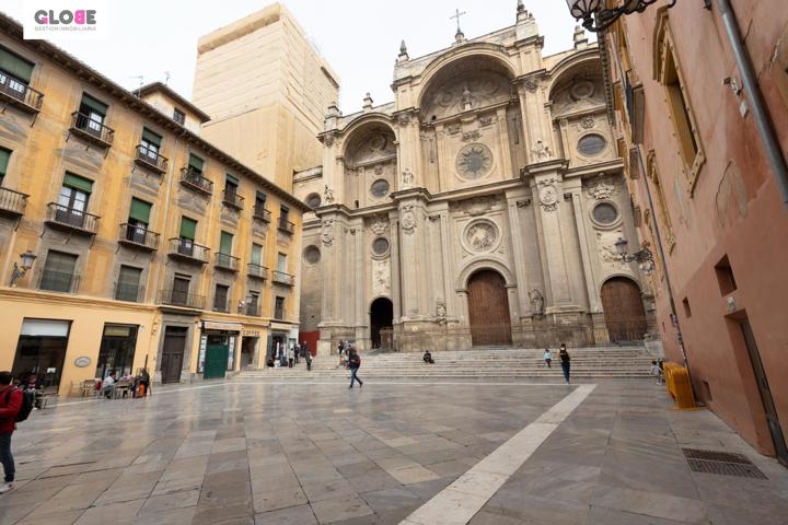 ¡Oportunidad única en el corazón de Granada! photo 0