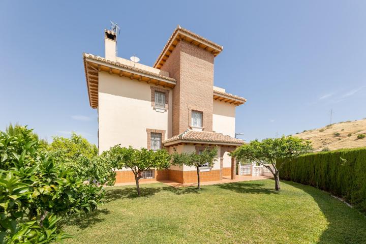 🏡 Espectacular Chalet a 10 Minutos del Centro de Granada photo 0