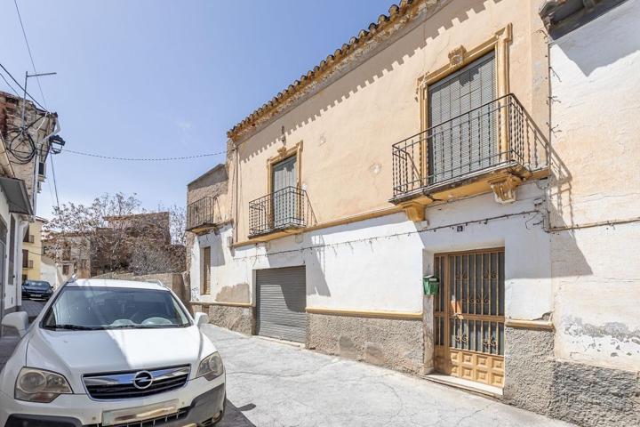 CASA Y NAVE PARA REFORMAR EN EL CENTRO DE GUADIX photo 0