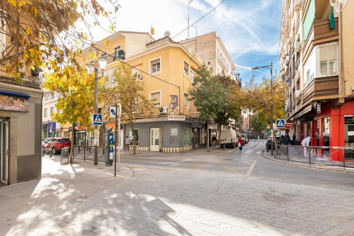 VENTA DE PISO A REFORMAR EN EL CENTRO DE GRANADA (ZONA ALHAMAR) photo 0