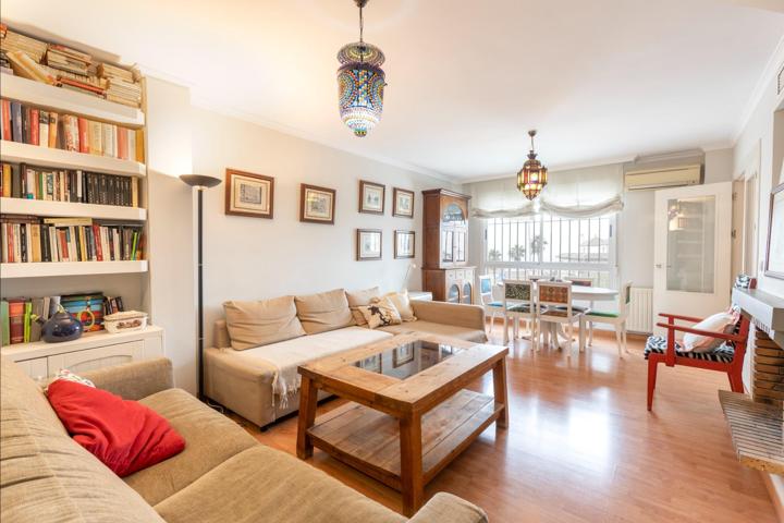 Exclusiva Casa Adosada en urbanización Los Cármenes de San Miguel: Vistas y Comodidades Inigualables en Granada photo 0