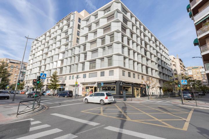 ¡FABULOSO PISO EN EDIFICIO RAMADE CON GARAJE Y TRASTERO! photo 0