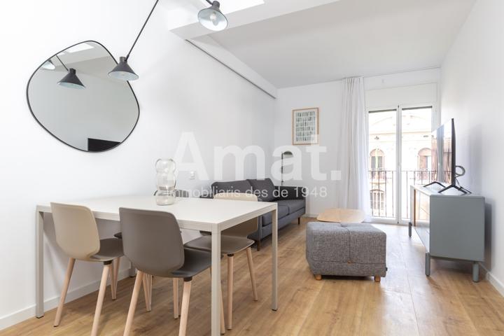 Apartamento reformado y amueblado en la supermanzana del Eixample photo 0