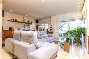 Casa con jardín privado y piscina comunitaria en Bellsoleig photo 0