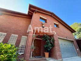 Casa en venta con piscina y jardín, a pocos minutos de Barcelona photo 0