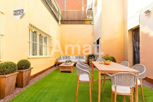 Piso con gran terraza, para reformar, en el centro photo 0