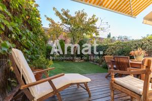 Impecable y acogedora casa adosada en Parc Central photo 0