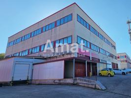 Nave industrial-logística de 3.666 m² con gran visibilidad y patio perimetral en Castelldefels photo 0