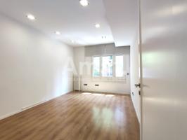 Piso de 5 habitaciones junto a la Casa de les Punxes photo 0