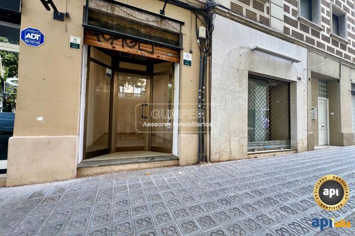 Oficina En venta en Eixample, Barcelona photo 0