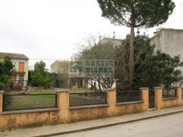 Inversión Inmobiliaria en La Bisbal d'Empordà: Parcela con Potencial para Seis Viviendas photo 0