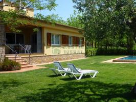 Casa de campo con gran jardín y piscina de agua salada en alquiler a 5 minutos de Begur photo 0