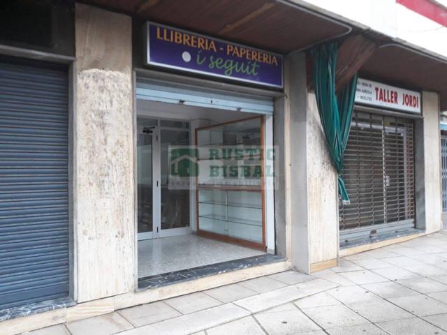 Local comercial en venta en La Bisbal d'Empordà photo 0