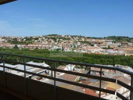 Dúplex en venta en La Bisbal d'Empordà photo 0