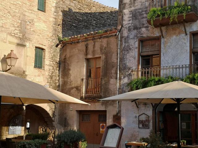 Casa rústica de piedra en venta en Peratallada – Con permiso de obras para restauración inmediata photo 0