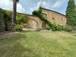 Espectacular propiedad con masía principal y casa anexa en venta en Sant Mateu de Montnegre photo 0