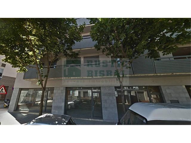 Oportunidad: Local en alquiler en La Bisbal d'Empordà por finalizar - Amplias vidrieras, patio y fácil aparcamiento photo 0