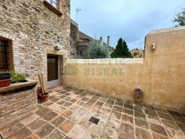 Gran casa rústica en venta en Rupià, Baix Empordà con bodega, patio y porche photo 0